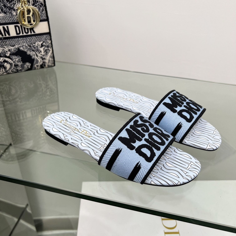 ch**an D*or slippers